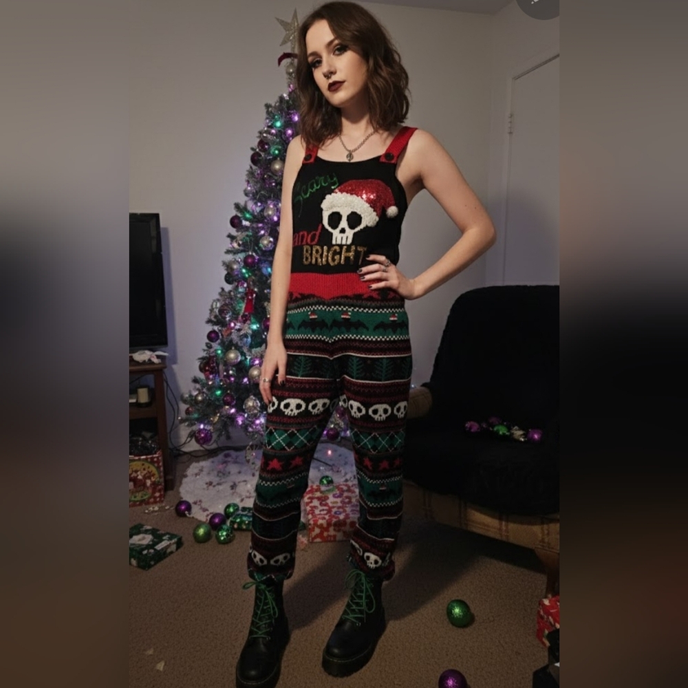 Eyeshadow, Beautiful,Holiday navideñas Skull Jumpsuit - Black and Red